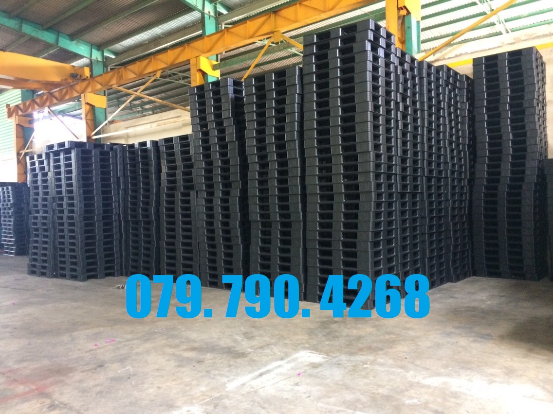 Bảng Giá Pallet Nhựa 2026 & Các Yếu Tố Quyết Định Giá